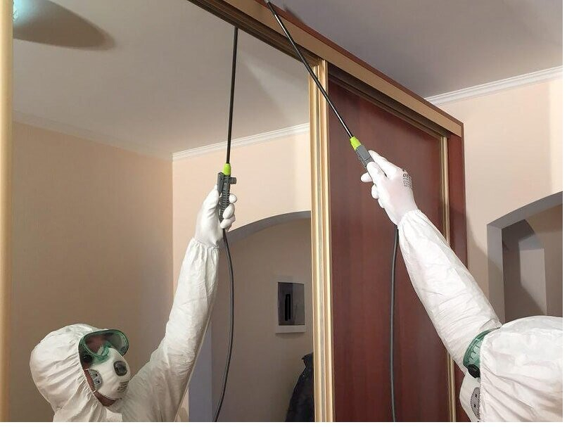 ФОТО Обработка от моли в районе станции метро Солнцево